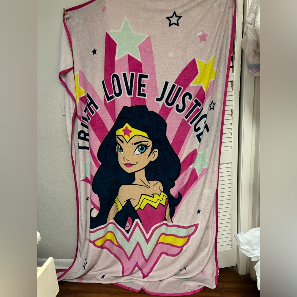 Wonder womann extra large blanket
